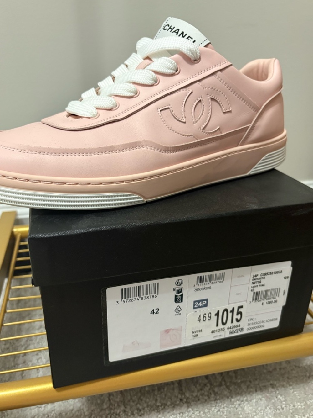 CHANEL Pink Leather Low-Top Sneakers with White Laces - Picture 5 of 8